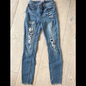 No Boundaries skinny torn bleached woman’s jean 1